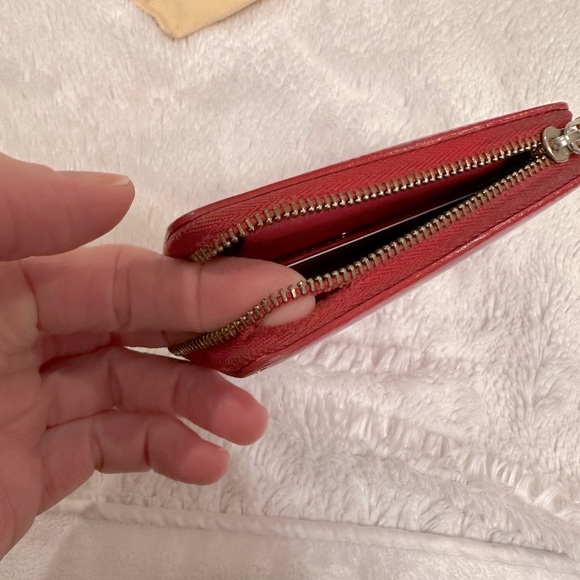 Authentic Louis Vuitton Vernis Zippy Coin Purse, red - Picture 11 of 13